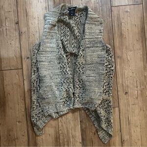 It's Our Time Textured Knit Vest in Beige and Black